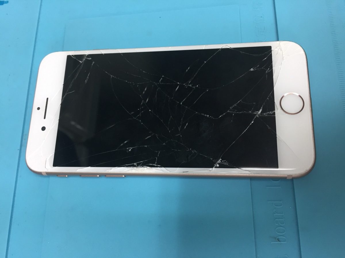 Iphoneのガラスに傷を発見 Apple Care と画面保護は重要